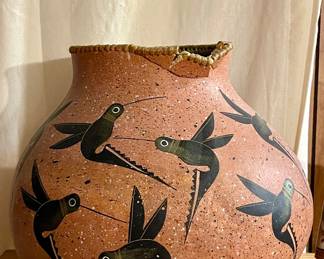 LARGE 1980’S NATIVE AMERICAN HUMMINGBIRD GHORD POT BY ROBERT RIVERA-AS IS