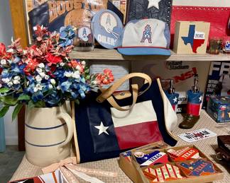 HOUSTON OILER COLLECTIBLES, MARSHALL POTTERY, TEXAS FLAG PURSES
