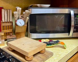 MICROWAVE CUTTING BOARDS, KNIVES