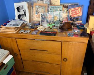 Items Located In The 3rd Bedroom