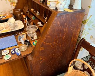 Items Located On The Dining Room