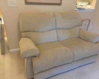 (Can Be Sold Before Sale) Love Seat Dual Reclining