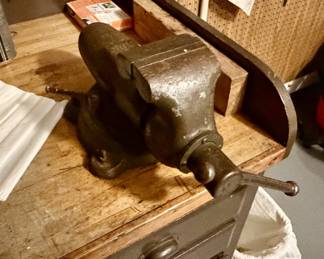 Bench Vise