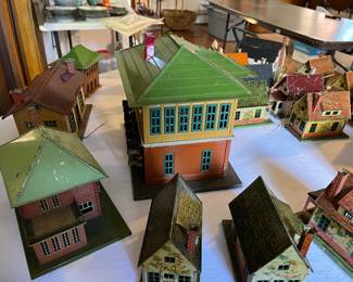 Lionel tin Switch House