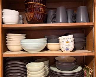 281 LargeCollectionofHighQualityDishesDenbyMatceramicaMore