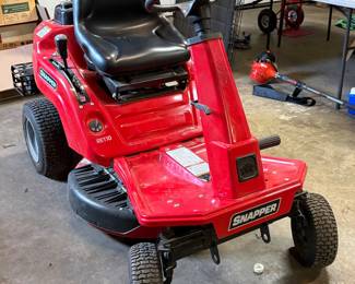 Snapper Riding Lawnmoer
