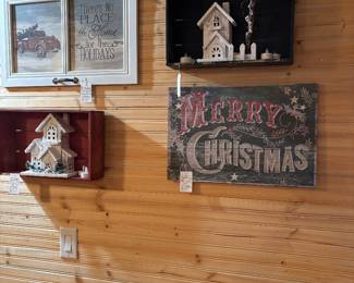 Christmas pictures and decor