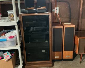Advent Speakers & Pioneer stereo equipment 