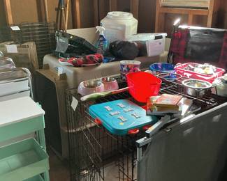 Dog cages & supplies