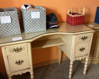 Vintage makeup dresser