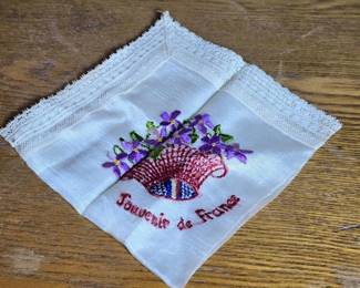 028 embroideredsouvenirdefrancehandkerch