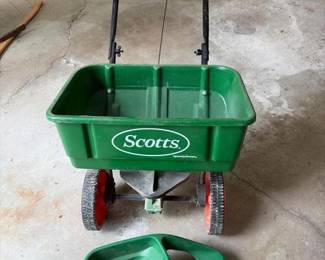 218 scottsspeedygreenspreaderwithhandygr