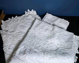200 vintagebelgianwhitelaceedgedtablecl