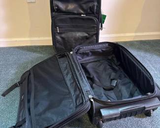 120 travelproandclavawheeledcarryonsui