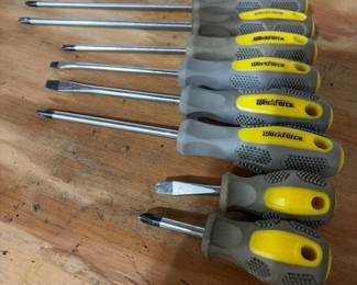 208 workforcescrewdriverswithyellowandg