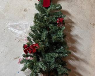 233 decorativeartificialpinetreewithred