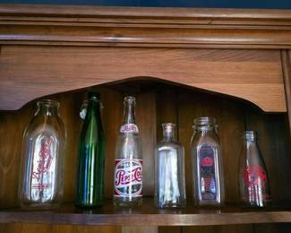 182 vintagemilkbottlesandpepsicolaglas