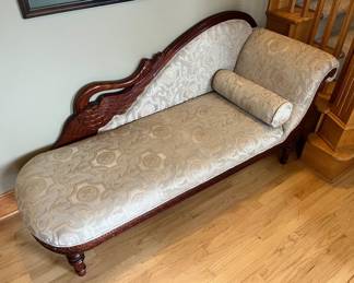 Victorian-style fainting couch.