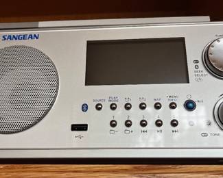 Sangam WR-22 FM/AM/USB/Bluetooth digital receiver.