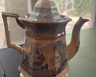 Antique Blue Willow Trapot