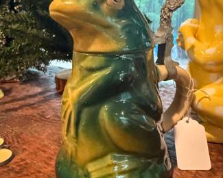 Er&B Frog Stein