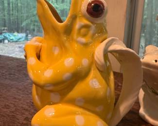 Vintage Frog Gurgle Yellow