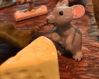 Mouse w/Cheese Ceramic Miniature