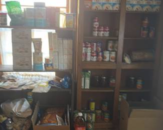 Canned food in Farina