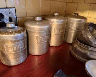 Great vintage tin kitchen set