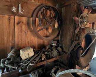 Primitives and decor