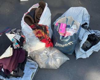 118 assortedwomensclothingandshoes