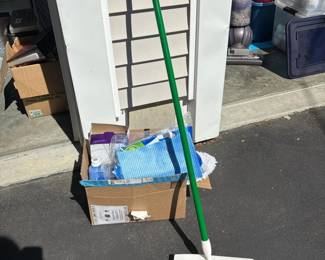 156 cleaningsupplieslot