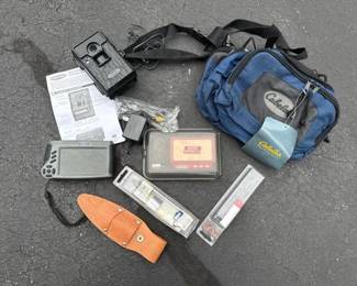 061 outdoorgamecamerasetwithbagknifea