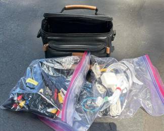 124 mixedcablespoweradaptersandcarrying