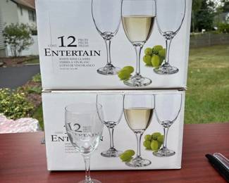 127 setof24whitewineglassesbyentertai