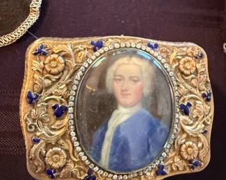 Amazing small gold box, hand painted portrait of a gentleman, surrounded by diamonds