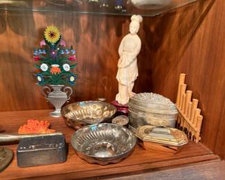 Mini pieces - carved Oriental figure