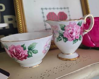 Tea creamer