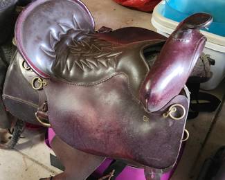 Tucker trail saddle with gel seat