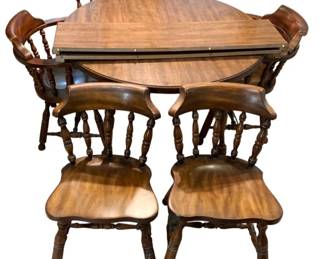 424 - Dining Table w/ 6 chairs & 2 Leaves (Description): Table 30 x 48" round (w/out leaves) Chairs - 31 x 19 x 20