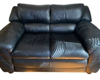 125 - Loveseat - 38 x 62 x 36