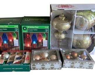 981 - Assorted Christmas Items