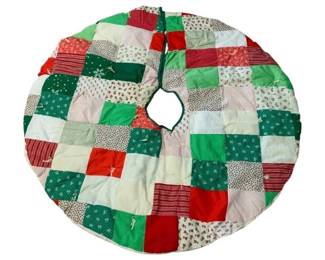 466 - Quilted Tree Skirt - 46" Round