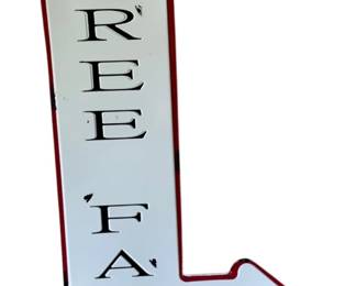 990 - Metal Tree Farm Arrow Sign - 24 x 13