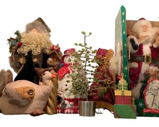 11 - Assorted Christmas Decor Items