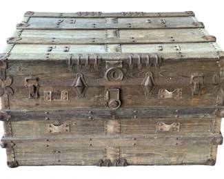 307 - Vintage Flat Top Trunk - 23 x 37 x 21 (Description): Contents NOT Included