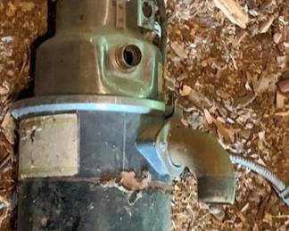 515 - Garbage Disposal - 10 x 16 (Description): Used as is electric/electronic/mechanical item. No guarantee all components, untested.