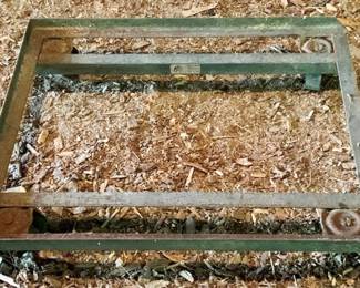 506 - Metal Rolling Stand - 4.5 x 23 x 27