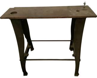 798 - Workshop Wood/Metal Stand - 31 x 34.5 x 10.5
