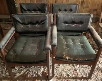 544 - 4 Side Chairs - as is - 32 x 24.5 x 23